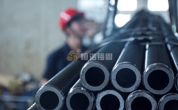 自钻式中空锚杆一般用什么钢材