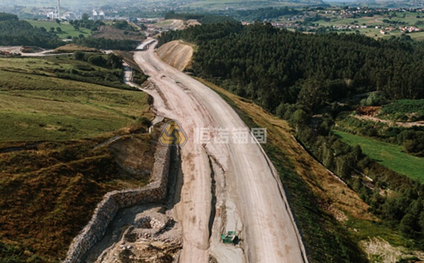 铁路汛期边坡垮塌治理