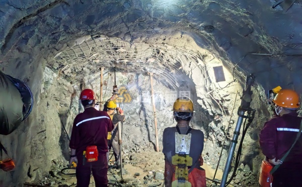 矿山巷道破碎地层支护遇难题，自钻式锚杆提供一体化解决方案