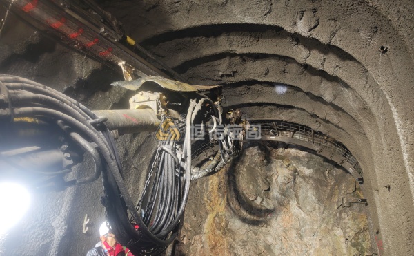 矿山巷道破碎地层支护遇难题，自钻式锚杆提供一体化解决方案