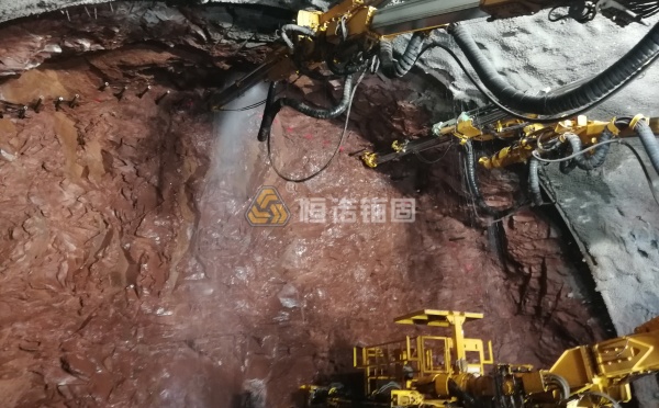 HER51N自钻式管棚超前支护从被动抢险到主动支护