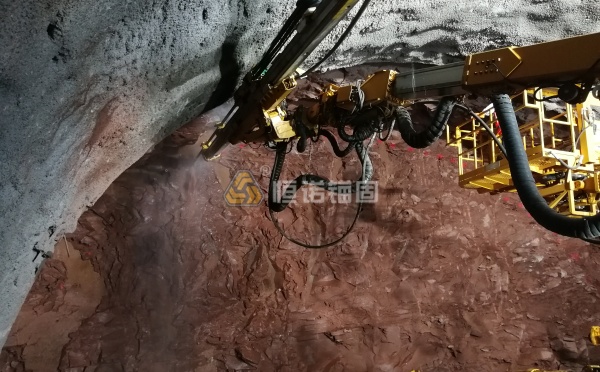 HER51N自钻式管棚超前支护从被动抢险到主动支护