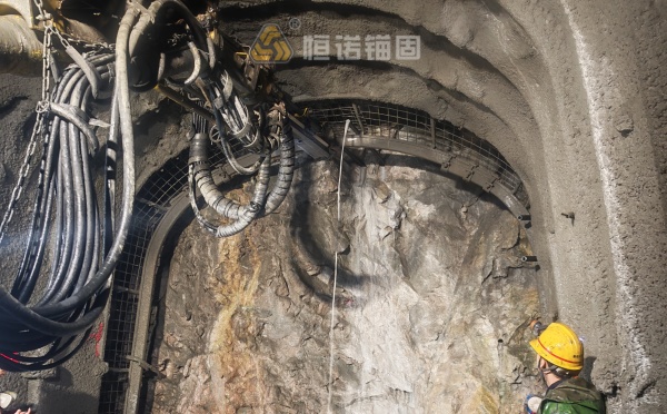 矿山高应力岩层支护新选择：自钻式中空锚杆技术优势与应用