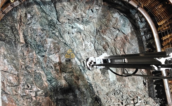 一钻就塌、锚杆难安装？自钻式锚杆攻克矿山破碎带难题