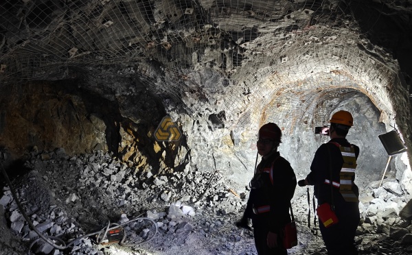 聚焦矿山复杂支护难题，恒诺锚固提供系统解决方案