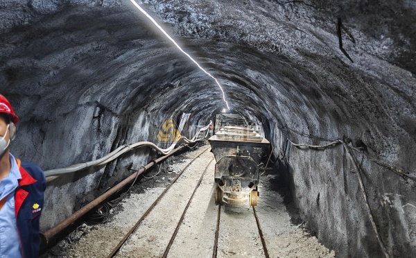 巷道冒顶处理原则是什么